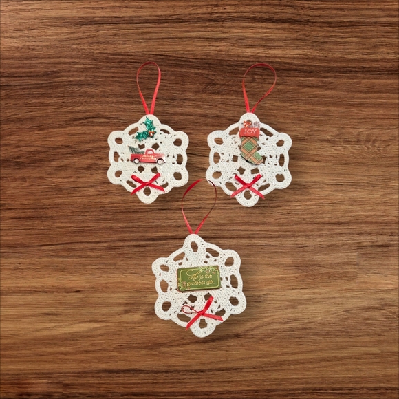 Ornaments Crochet Doily Wreaths Set of 3, Christmas Stocking, Vintage Truck, - Picture 9 of 9